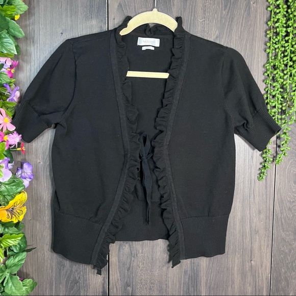 >🌼3/$30🌼Van Heusen Short Sleeve Tie Close Black Cardigan Shawl Size XS - Picture 1 of 15